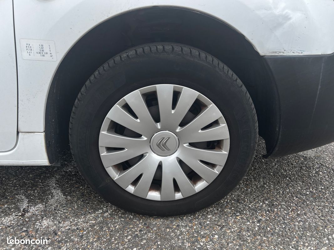 Citroen berlingo vu cabine approfondie 1.6 bluehdi 99 ch xl l2 confort / distribution faite (image 18)