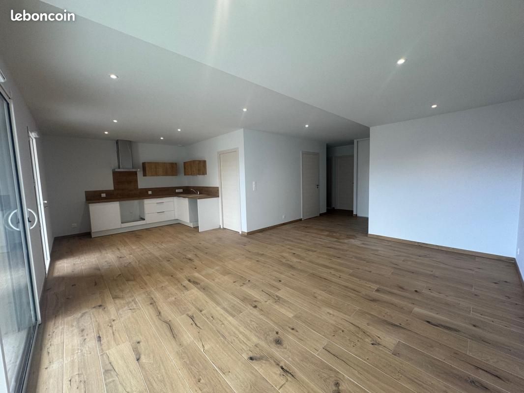 Appartement 3 pièces 71 m² · à Montbrison · 71 m² · 900 €
