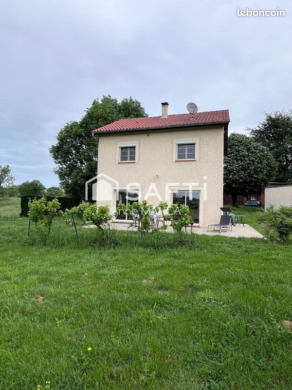 Maison 5 pièces 100 m² · à Saint-Jean-de-Marcel · 100 m² · 271 000 €