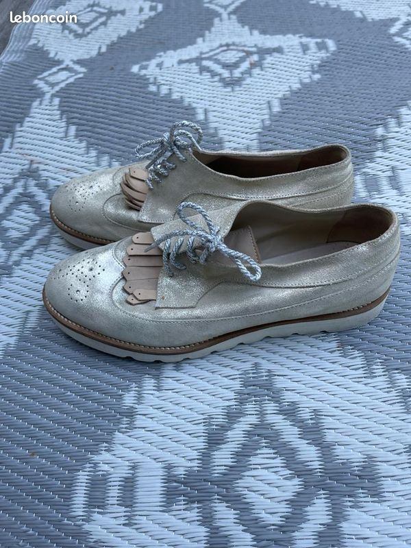 Chaussure doré (image 2)