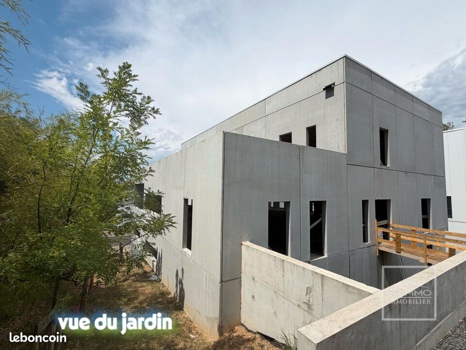 Immeuble 644 m² · à Limonest · 644 m² · 1 800 000 €