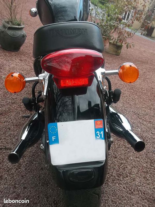 FEU STOP TRIUMPH 900 Thunderbird (image 1)
