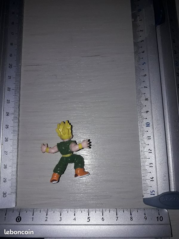 Dragon Ball figurine (image 1)