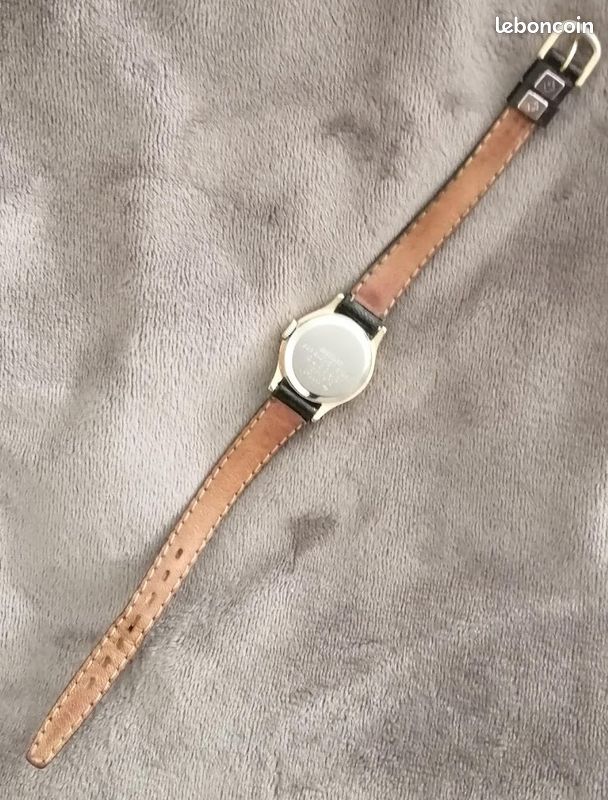 Montre Femme Seiko Cuir Ref SZN055J – Quartz, Années 80 – Neuve Avec étiquettes