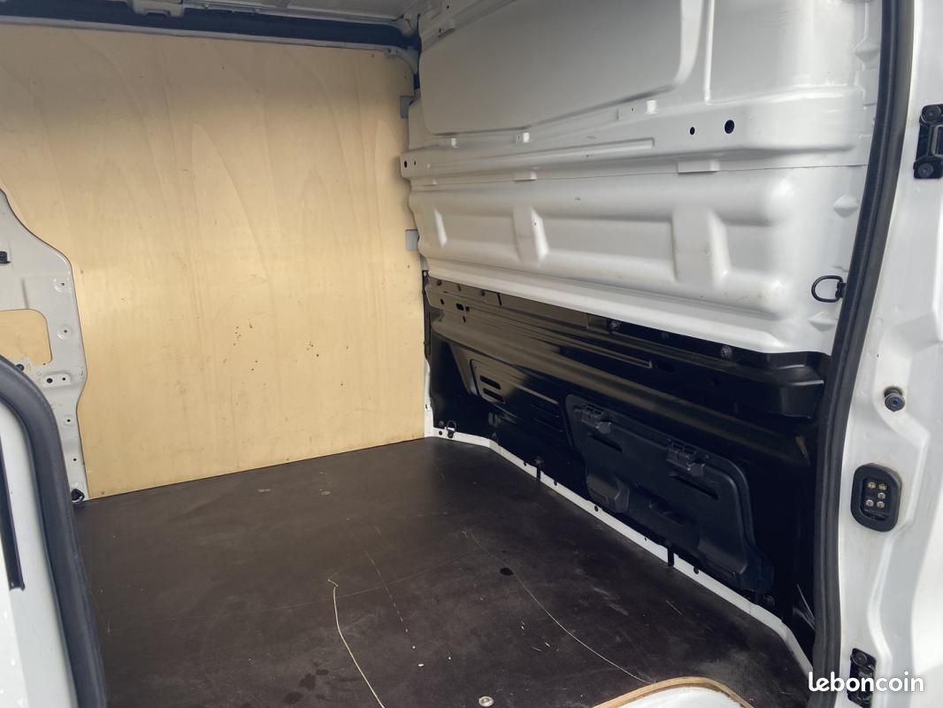 Renault Trafic L2H1 3T 2.0 BLUE DCI 130 GRAND CONFORT (image 13)