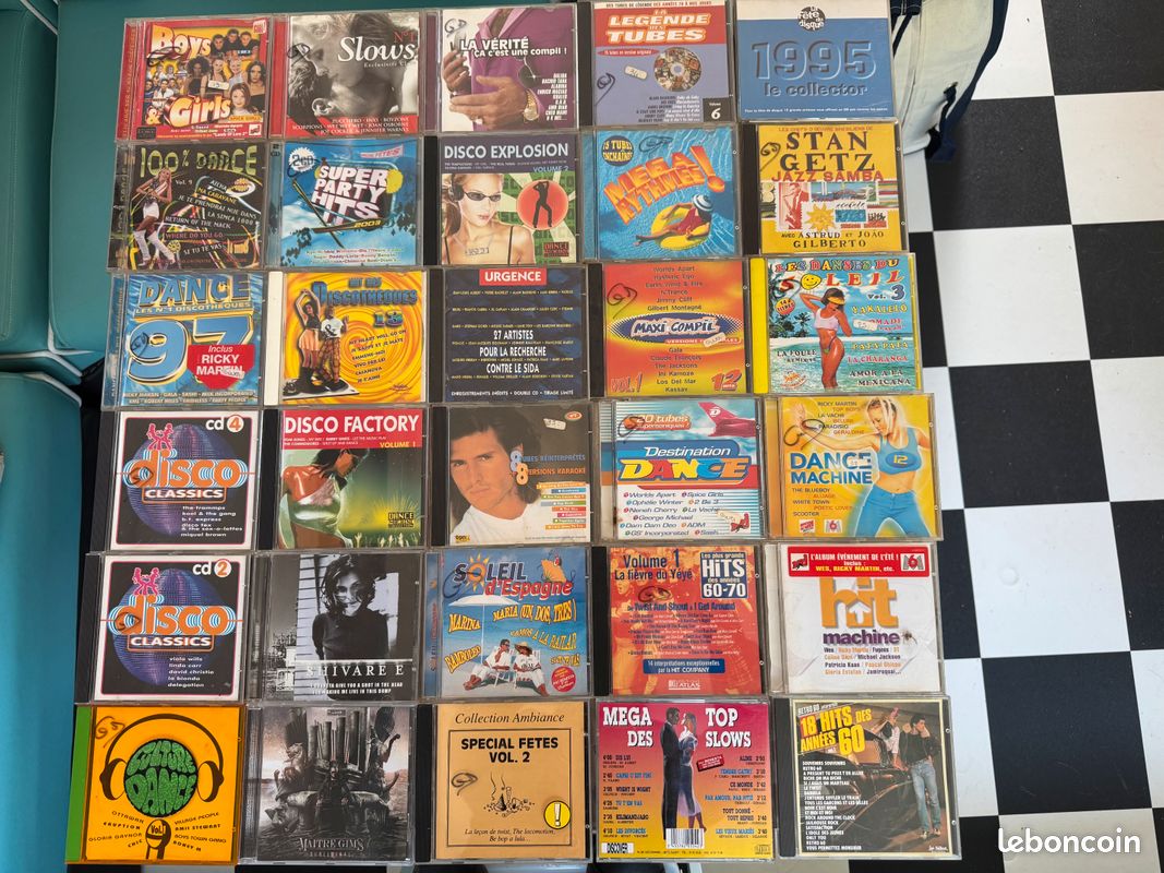 Lot de 25 cd de musique (image 1)