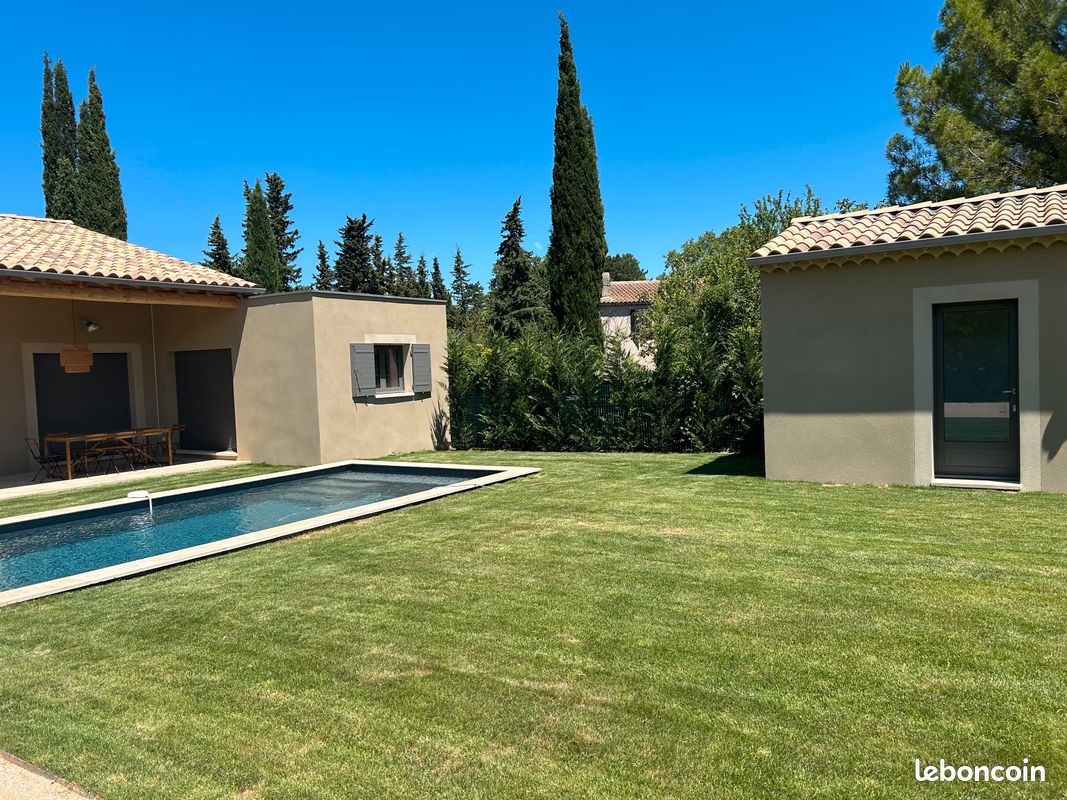 Maison à saint Didier piscine et tout confort (image 16)