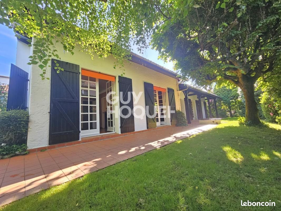 Maison 8 pièces 141 m² · à Billère · 141 m² · 280 000 €