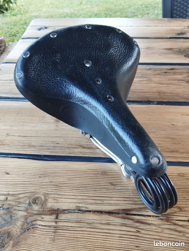 Ancienne selle de vélo cyclotourisme vintage BROOKS