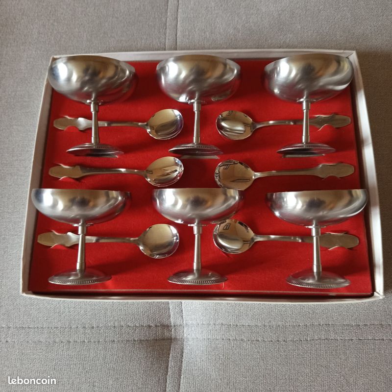 Service de 6 coupes à glace et plateau Remy LETANG en inox massif 70