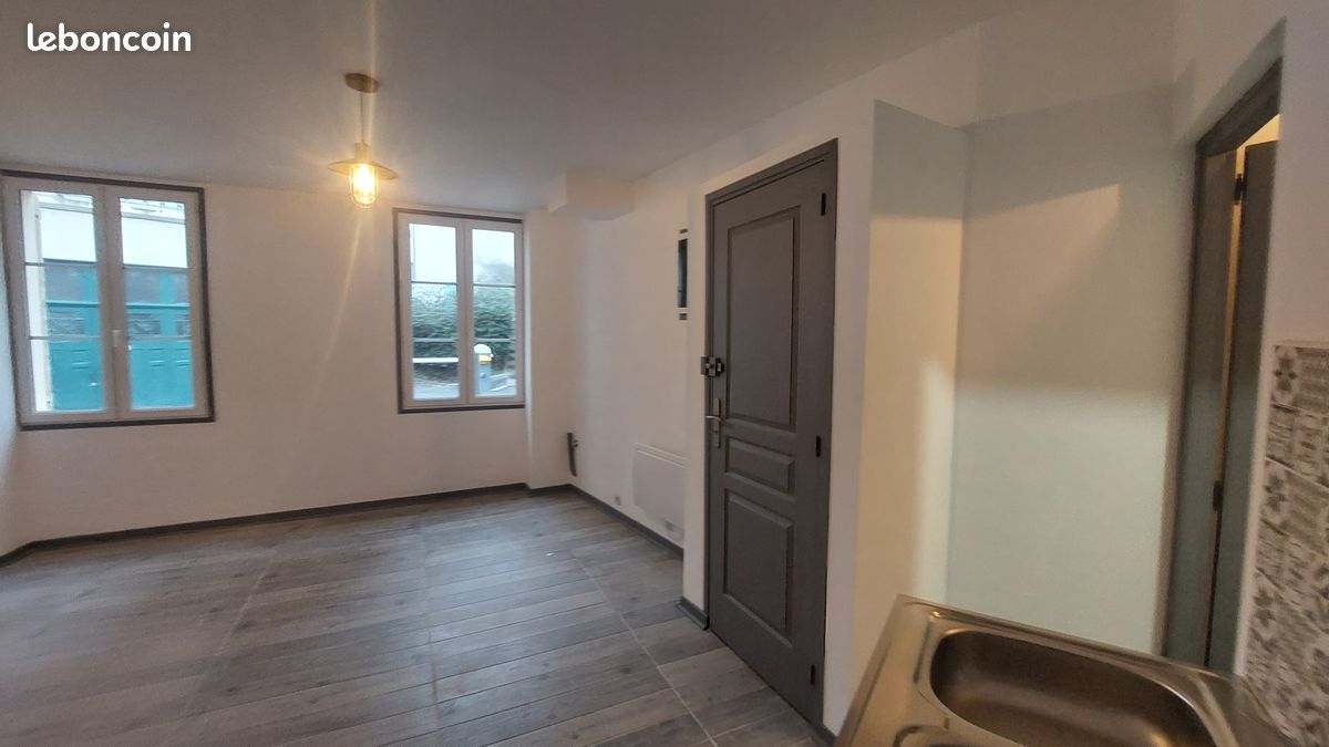 Appartement 1 pièce 38 m² · à Montluçon · 38 m² · 369 €