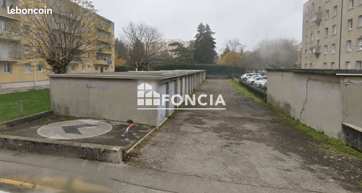 Garage · à Bourgoin-Jallieu · 65 €/mois