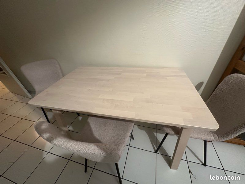 Table IKEA 4 personnes (image 1)