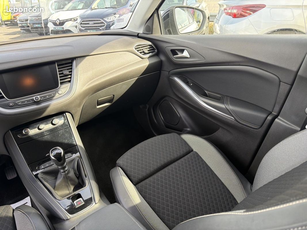 Opel Grandland X 1.2 Turbo 130ch Design Line (image 11)
