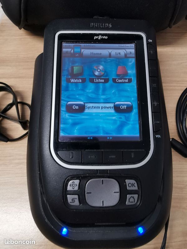 Télécommande universelle Philips Pronto + station de charge + sac Lowepro (image 2)