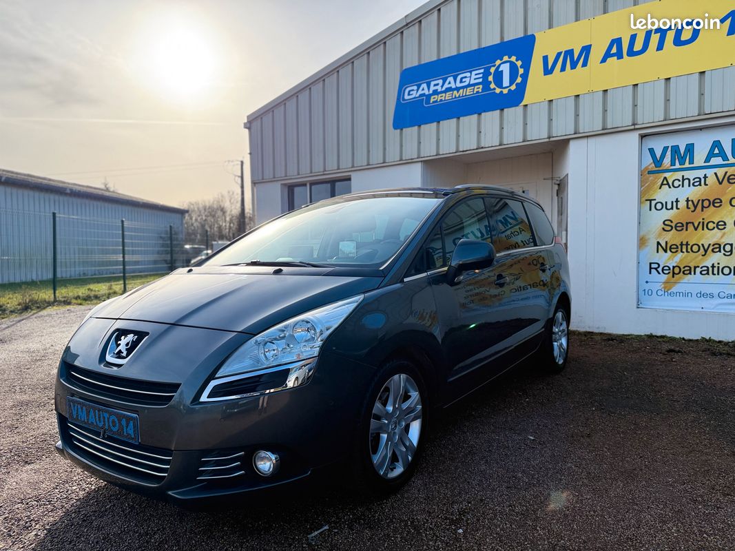 PEUGEOT 5008 1.6 HDi 112ch FAP BVM6 Allure 7pl (image 2)