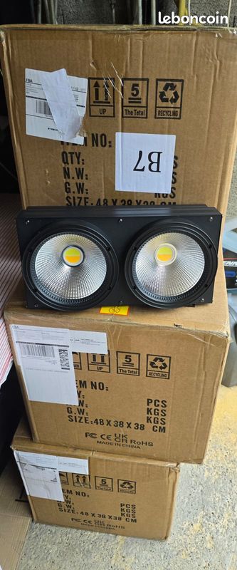 Projecteur LED COB 400W 2-en-1 - Lumière Scène Froid/chaud, Effet Strobe, Contrôle DMX512/son, Pour Théâtre, Disco, Fêtes