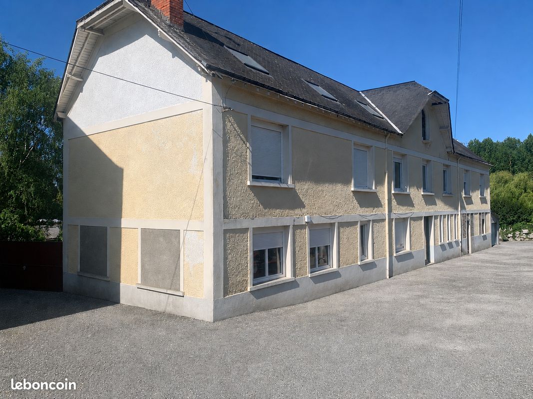 Local commercial 30 pièces 465 m² · à Baugé-en-Anjou · 465 m² · 395 000 €