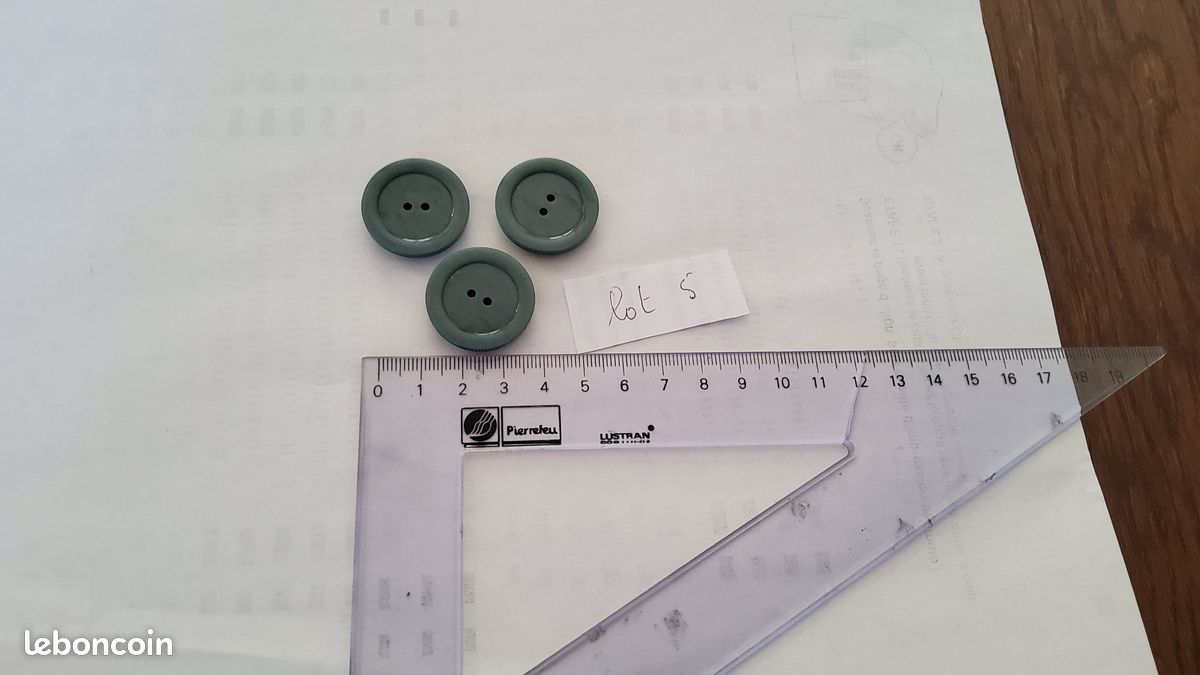 Plusieurs lots de 3 boutons (image 5)
