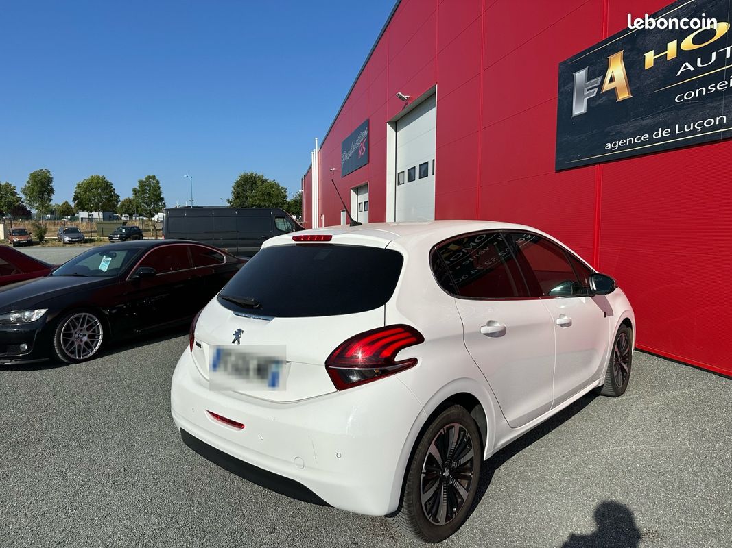 Peugeot 208 1.5 BLUE HDI 102 CH TECH EDITION - GARANTIE 12 MOIS (image 7)