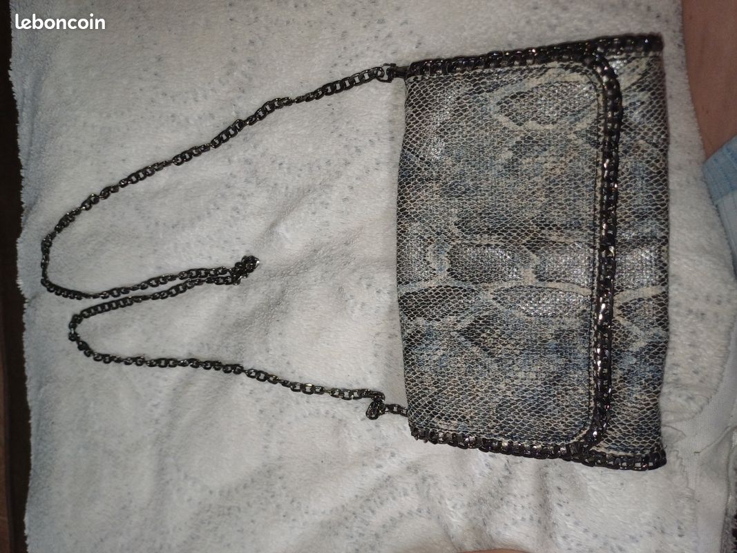 Sac à main effet python (image 1)