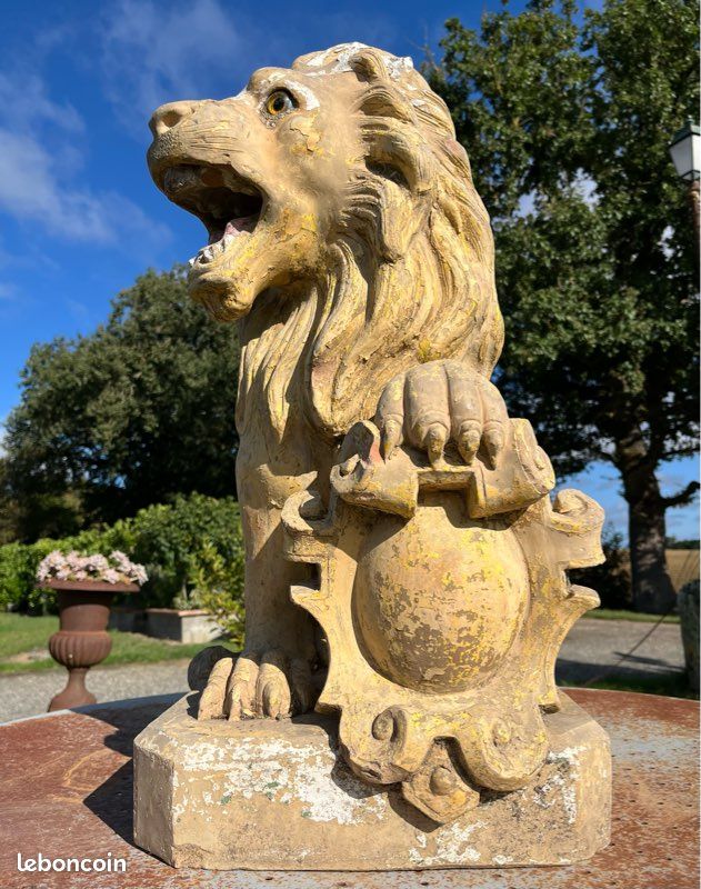 Grand lion en terre cuite de Castelnaudary du XIXème siècle pilier portail matériaux anciens décoration extérieure de château maison de maître parc jardin statue escalier sculpture fontaine terracotta (image 13)