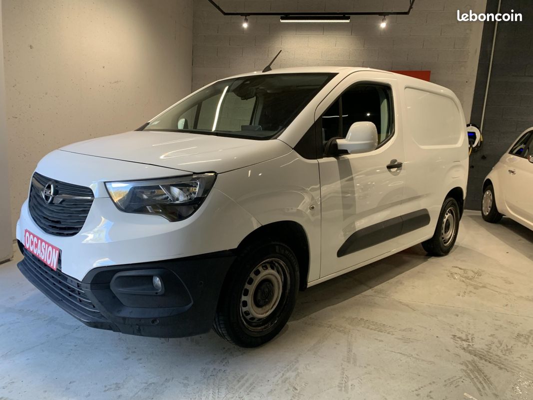 Opel Combo (4) 1.2 110ch L1H1/Standard Cargo (image 1)