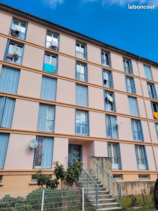 Appartement 3 pièces 56 m² · à Valréas · 56 m² · 52 000 €