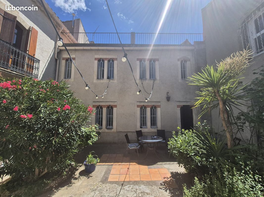 Maison 8 pièces 290 m² · à Azille · 290 m² · 206 000 €