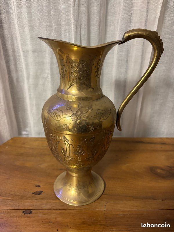 Vase (image 2)