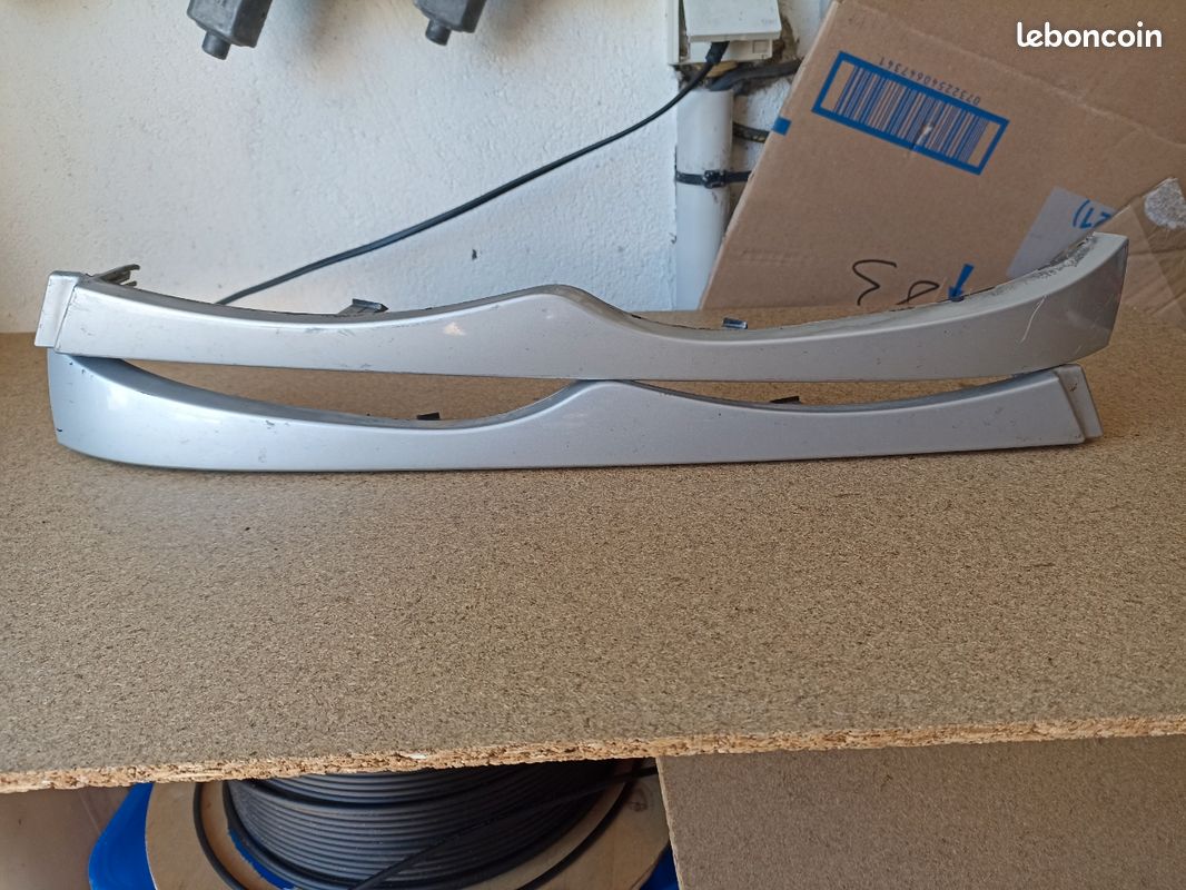 Paire baguette sous phares BMW E46 berline ph2 (image 1)