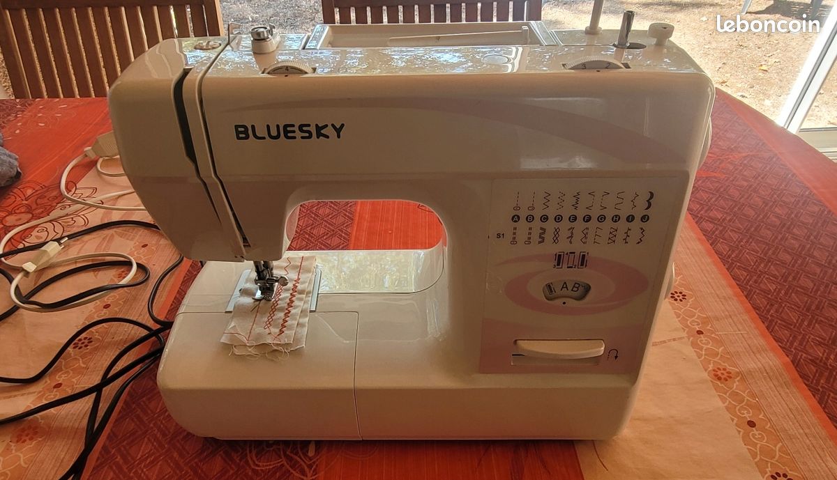 Machine à coudre (image 1)