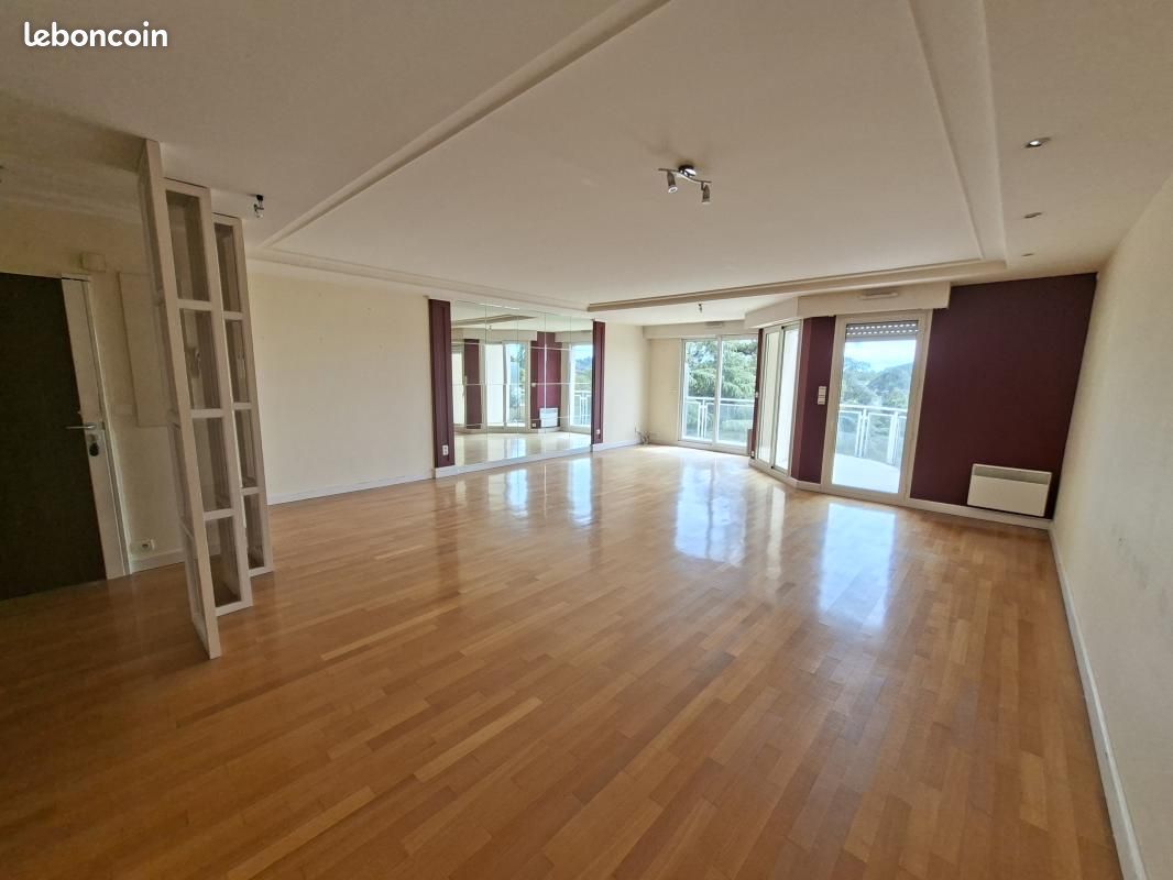 Appartement 7 pièces 169 m² · à Nantes · 169 m² · 2 374 €