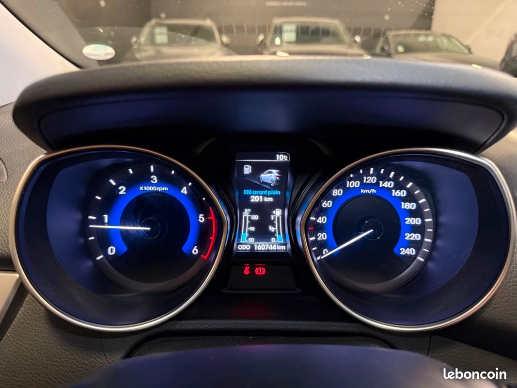 HYUNDAI i30 1.6 CRDi 128 Pack Premium TOIT OUVRANT / SIEGES CHAUFFANTS (image 21)