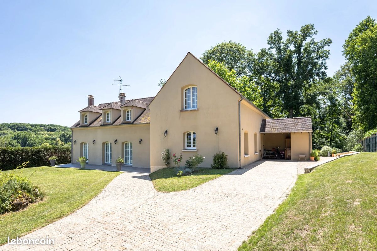 Maison 11 pièces 280 m² · à Montfort-l'Amaury · 280 m² · 1 390 000 €