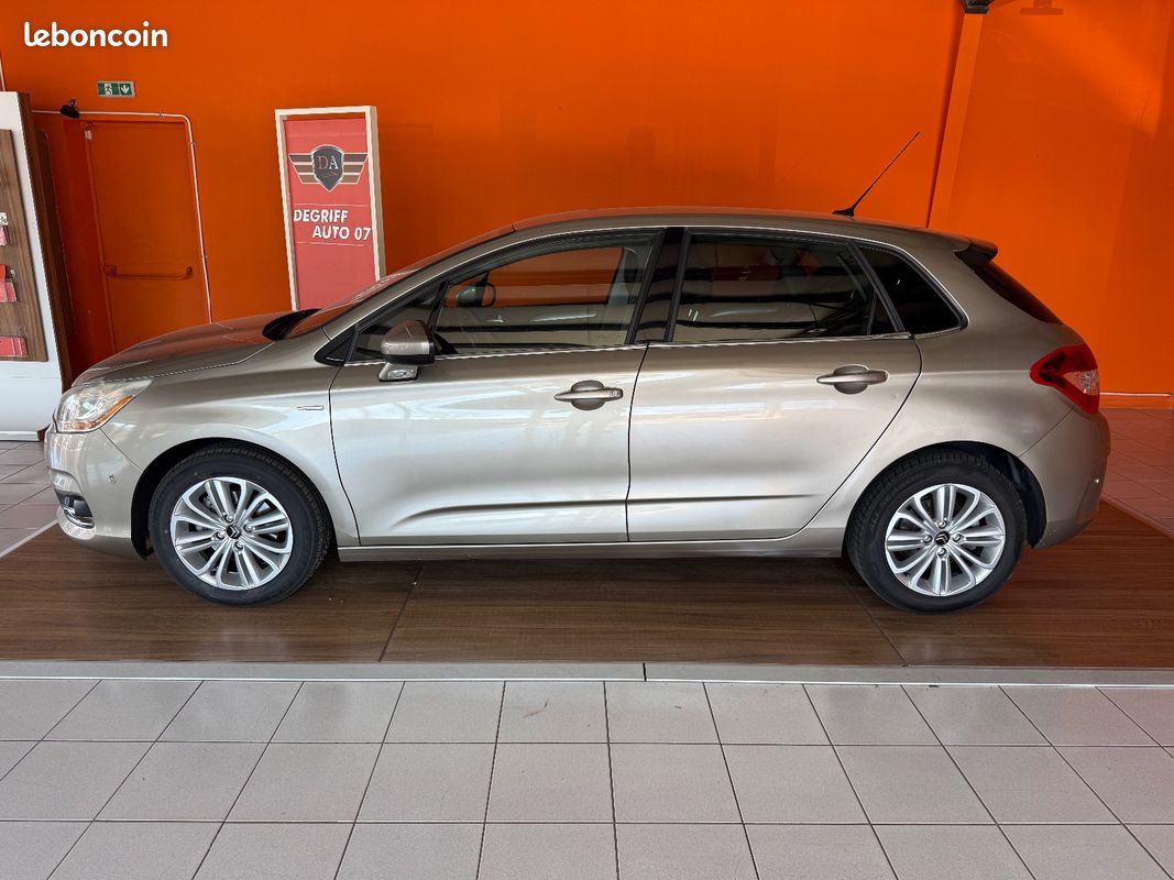 CITROEN C4 C4 e-HDi 115 Attraction (image 3)