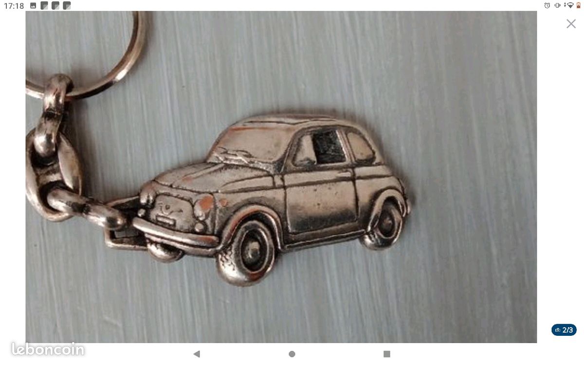 Porte-clés FIAT Argenté Avec étui - Marque Station Mania - Neuf Avec étiquettes - Idée Cadeau
