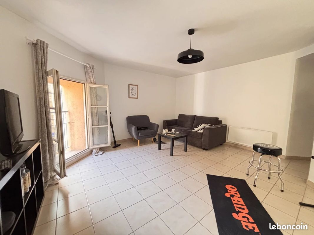 Appartement 2 pièces 61 m² · à Châteauneuf-du-Pape · 61 m² · 575 €/mois