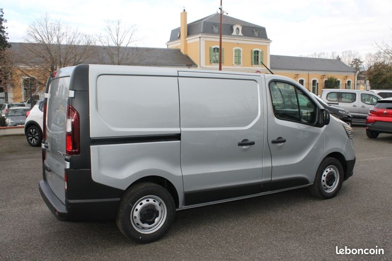 Renault Trafic III (3) Fourgon L1H1 3T 2.0 Blue DCI 150 Advance Full Équipé [Coordonnées masquées] Kilomètres Caméra, Clim Auto, GPS.Prix Hor taxe 25 667...... (image 10)