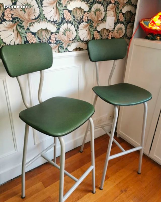 Lot de 2 chaises hautes vintage pour bar (image 1)