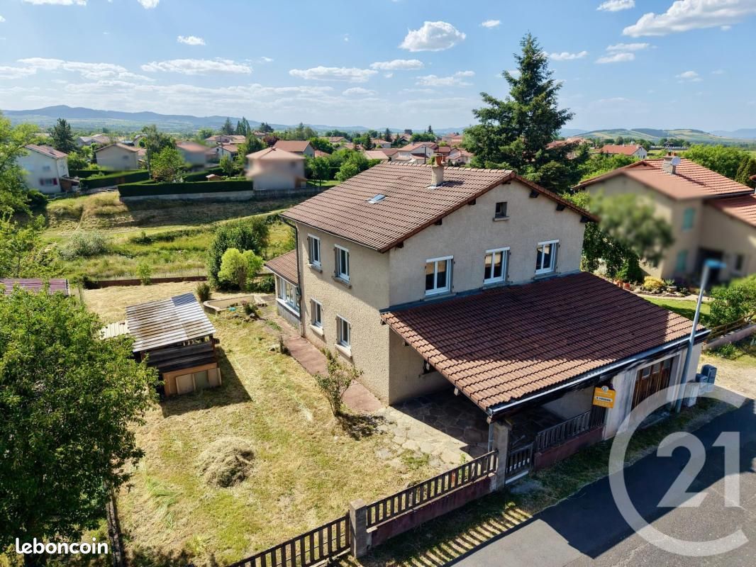 Maison 5 pièces 142 m² · à Saint-Christophe-sur-Dolaizon · 142 m² · 199 900 €