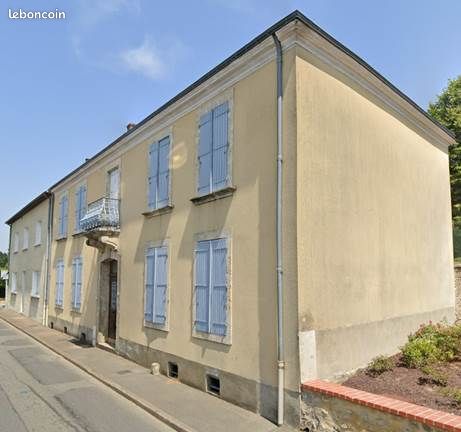 Maison 87 m² · à Le Breil-sur-Mérize · 87 m² · 659 €