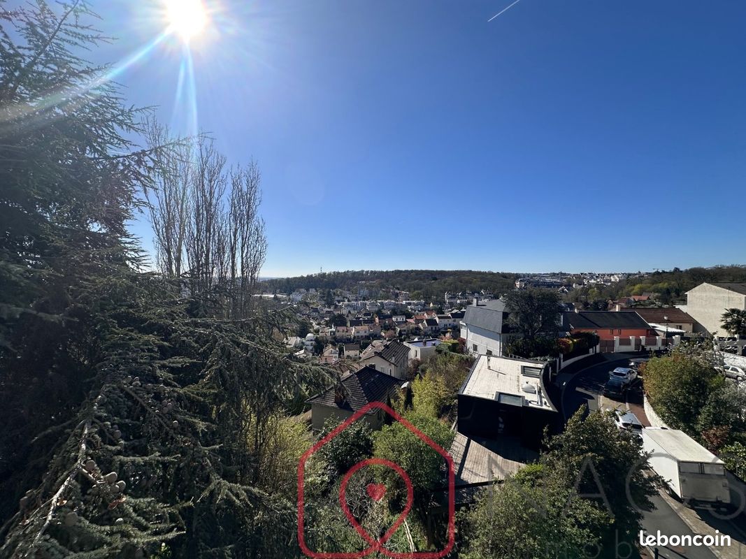 Appartement 5 pièces 81 m² · au Plessis-Robinson · 81 m² · 320 000 €