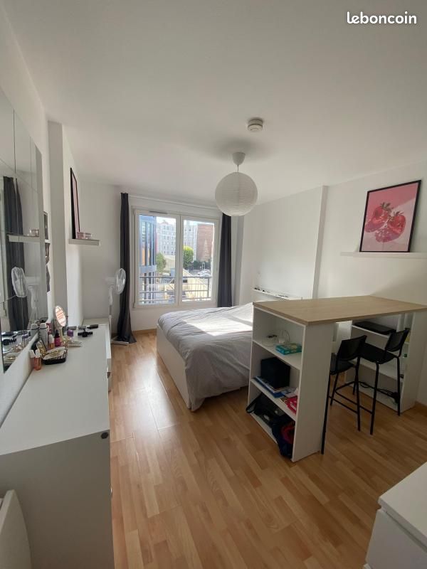 Appartement 1 pièce 22 m² · à Issy-les-Moulineaux · 22 m² · 1 060 €/mois