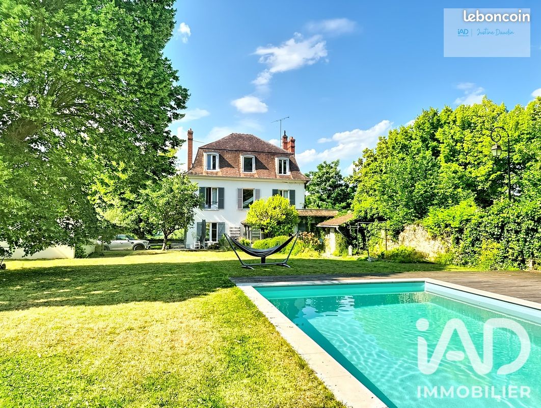 Maison 9 pièces 225 m² · à Le Coudray-Montceaux · 225 m² · 795 000 €