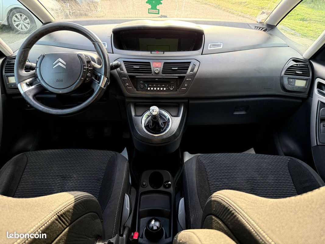 Citroën C4 Picasso 1.6 HDi 110ch Pack Dynamique - Clim - Régulateur - Révisée & Garantie 6 mois (image 11)
