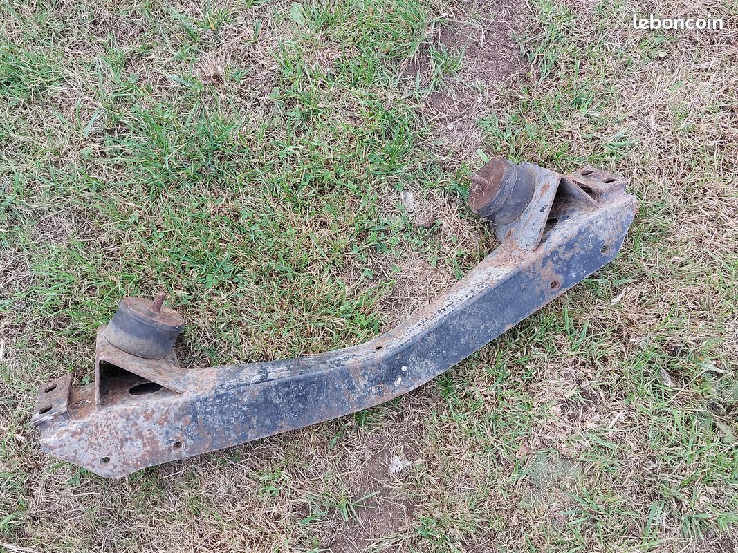 Traverse support moteur DAF 400 (image 1)