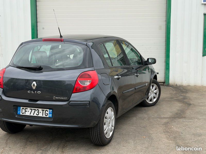 RENAULT CLIO III 1.5 dCi – KIT, DISTRIBUTION, EMBRAYAGE NEUF (image 4)