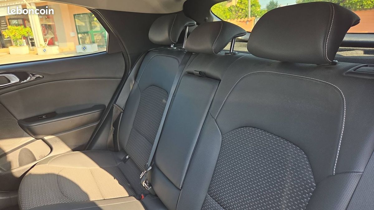 Kia Xceed 1.6 T-GDi 204 DCT7 Launch Edition (image 9)