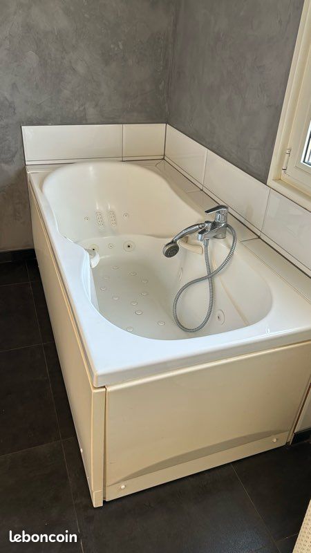 Baignoire balnéothérapie Kinedo (image 1)